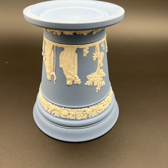 Wedgwood Classic Matte Blue Jasperware Vase ~6 3/4 x 6 in - Picture 10 of 14